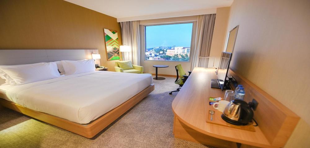 Hilton Garden Inn Kampala Ngoại thất bức ảnh