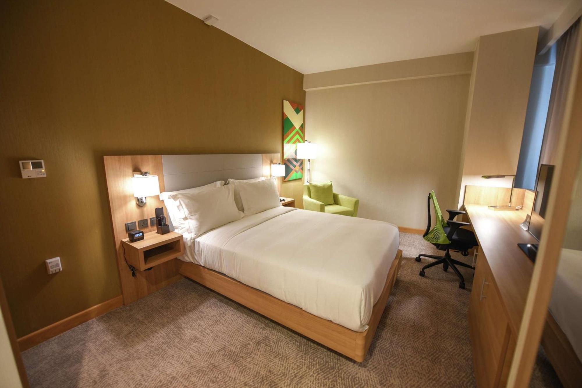 Hilton Garden Inn Kampala Ngoại thất bức ảnh