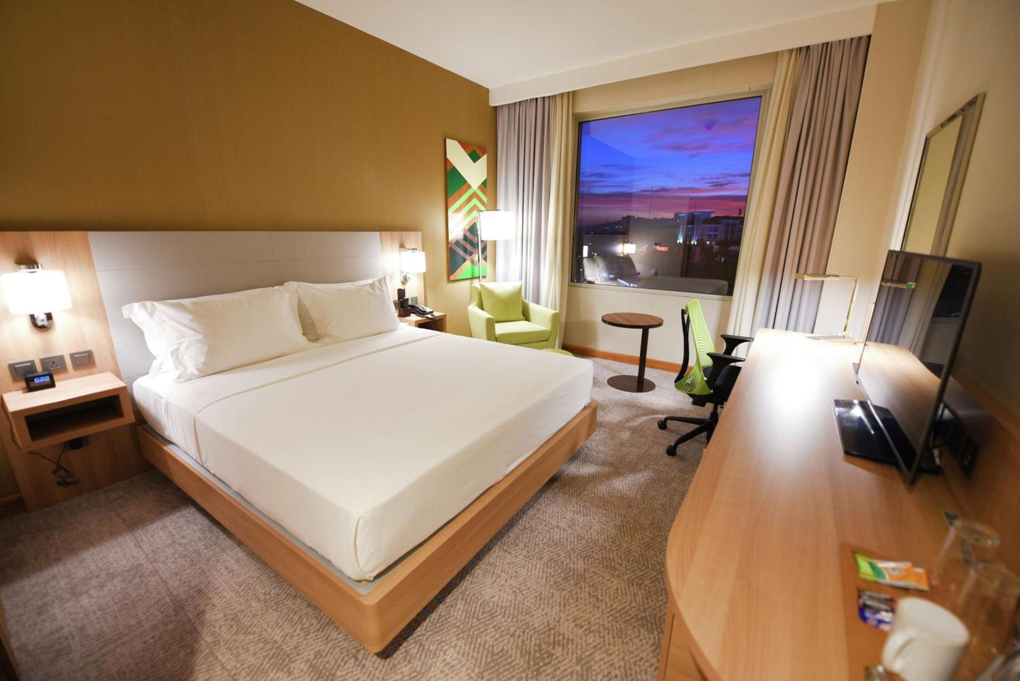 Hilton Garden Inn Kampala Ngoại thất bức ảnh