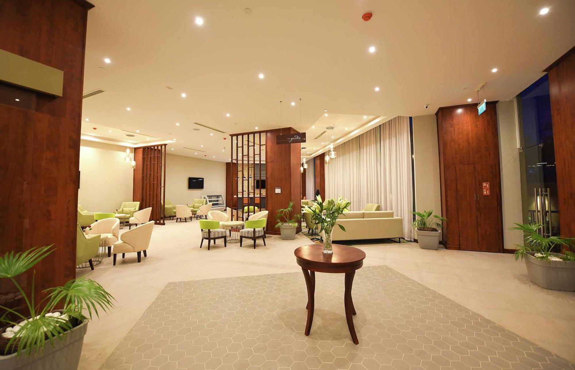 Hilton Garden Inn Kampala Ngoại thất bức ảnh