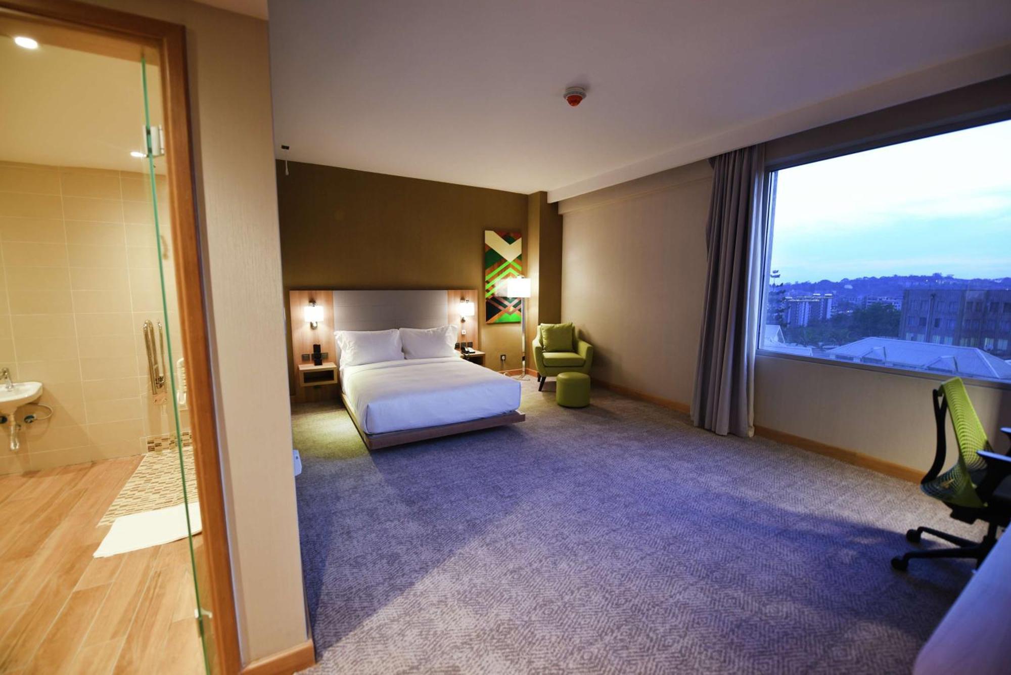 Hilton Garden Inn Kampala Ngoại thất bức ảnh