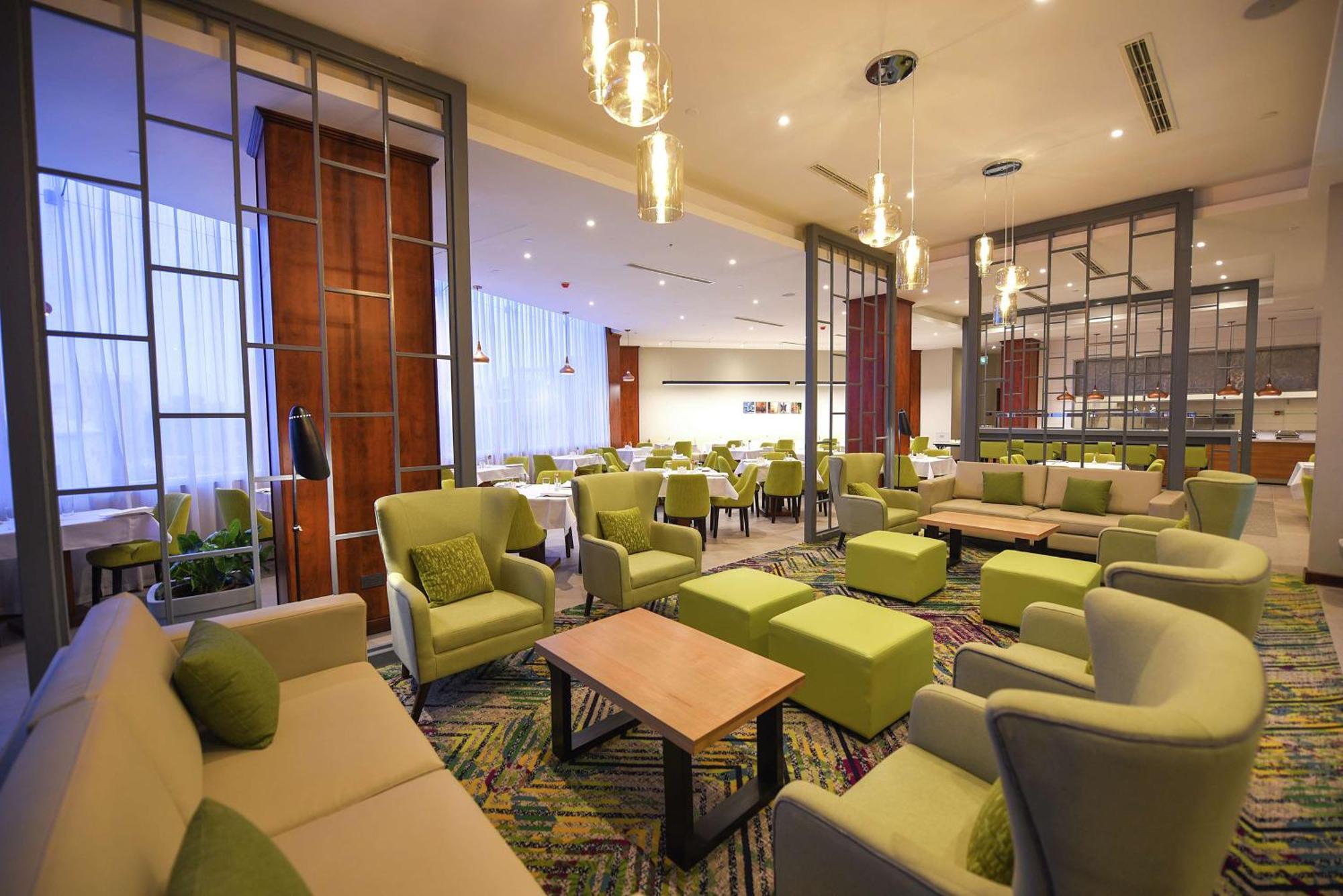 Hilton Garden Inn Kampala Ngoại thất bức ảnh