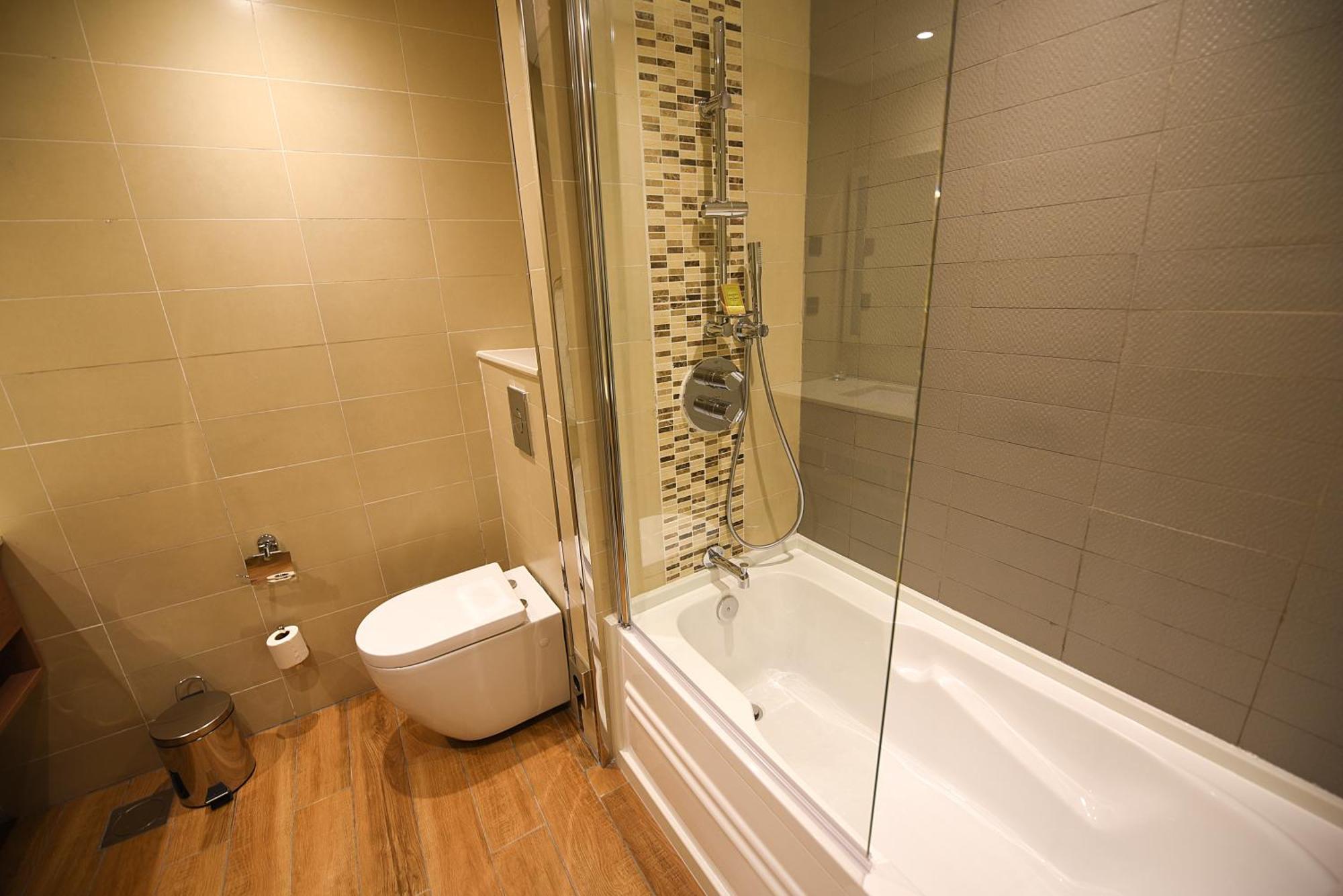 Hilton Garden Inn Kampala Ngoại thất bức ảnh